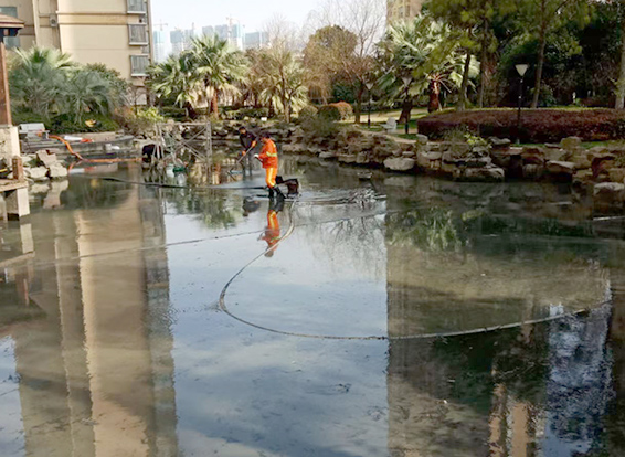 河东景观池淤泥清理